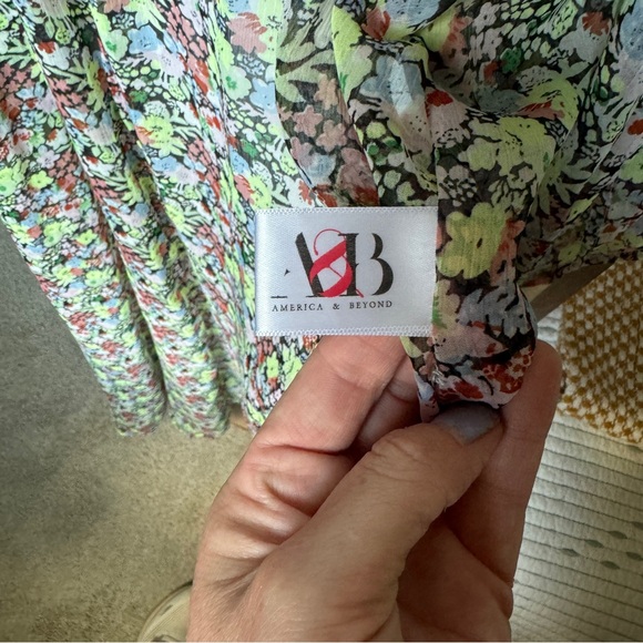 America & Beyond Boho Kimono - Picture 5 of 6